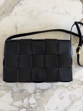 Valentina Fiore Woven Black Leather Messenger Crossbody Bag